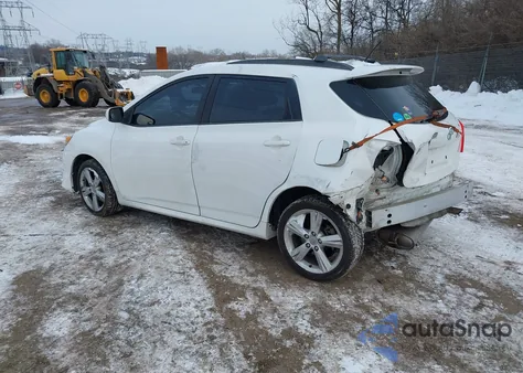 2010 Toyota Matrix S z USA, uszkodzony, nr VIN 2T1KE4EE5AC036697